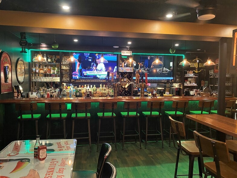 12 Washington St, Biddeford, ME à vendre - Photo du bâtiment - Image 2 de 11