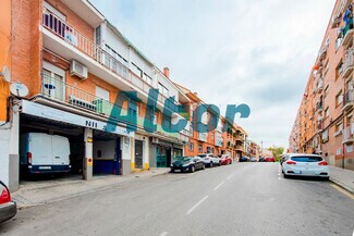 Plus de détails pour Multi-résidentiel à vendre