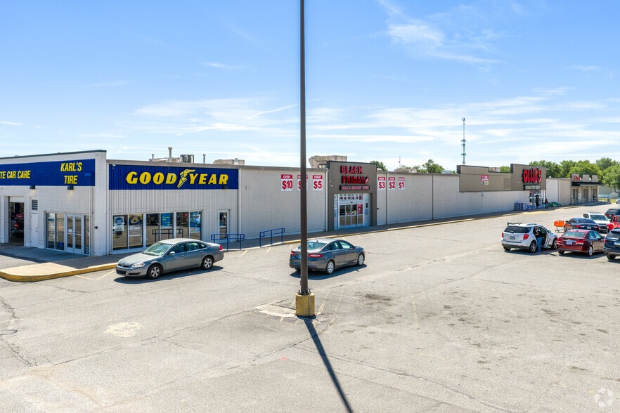 4828-4830 S Broadway Ave, Wichita, KS for lease - Building Photo - Image 2 of 7
