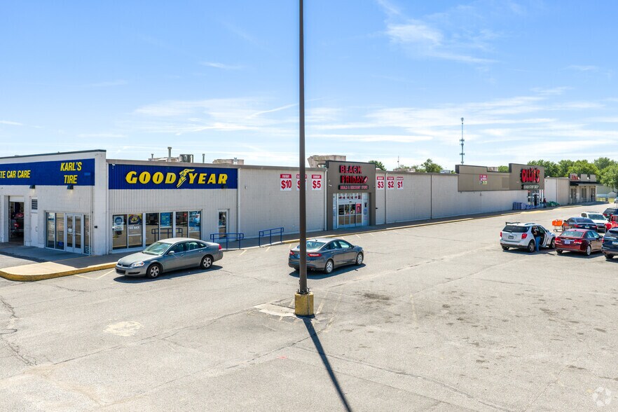 4828-4830 S Broadway Ave, Wichita, KS à louer - Photo du bâtiment - Image 2 de 7
