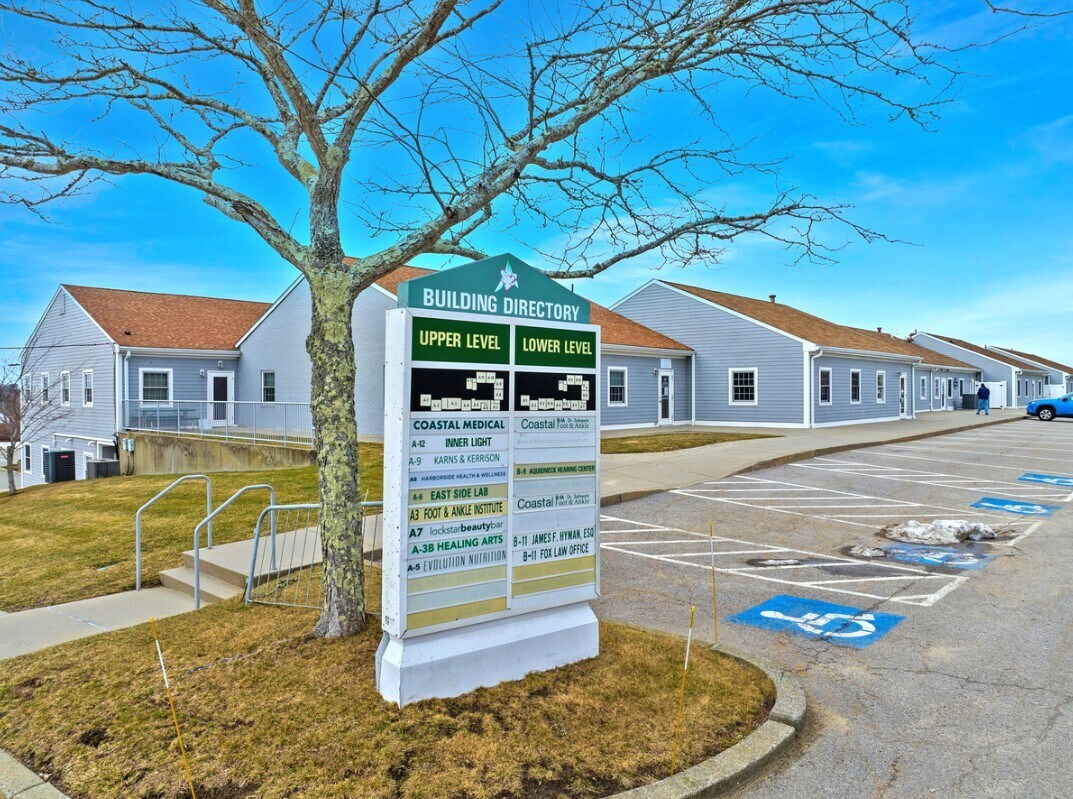 850 Aquidneck Ave, Middletown, RI à vendre Photo du bâtiment- Image 1 de 7