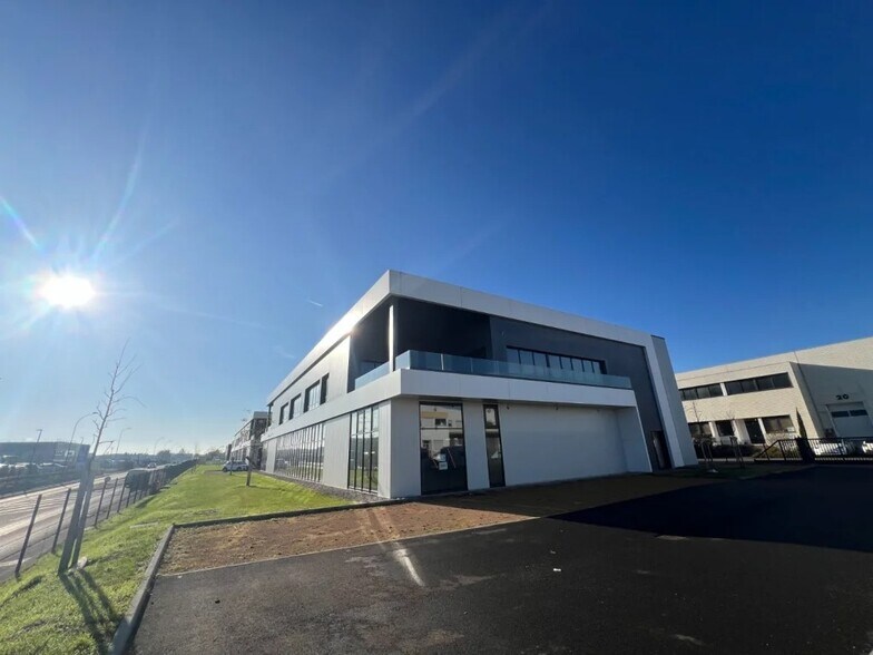 Flex in Arnas for lease - Building Photo - Image 3 of 9