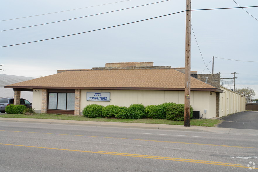 1627 S Hillside St, Wichita, KS for sale - Primary Photo - Image 1 of 1