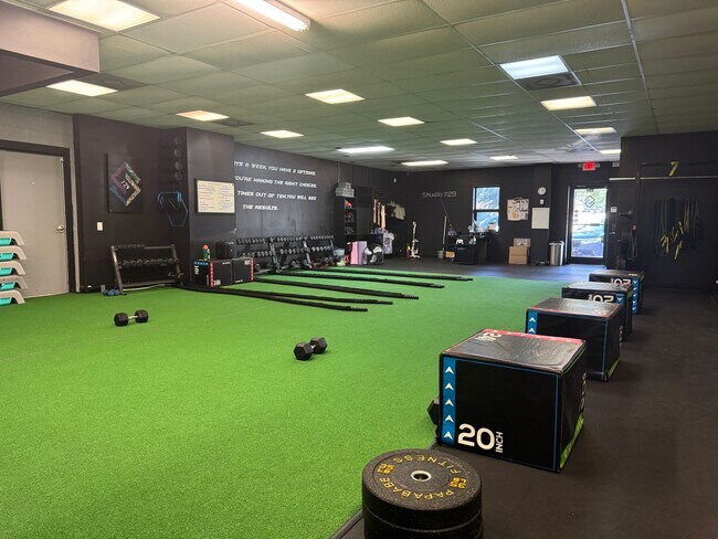 Plus de détails pour 173 Davis St, Southern Pines, NC - Local d'activités à louer