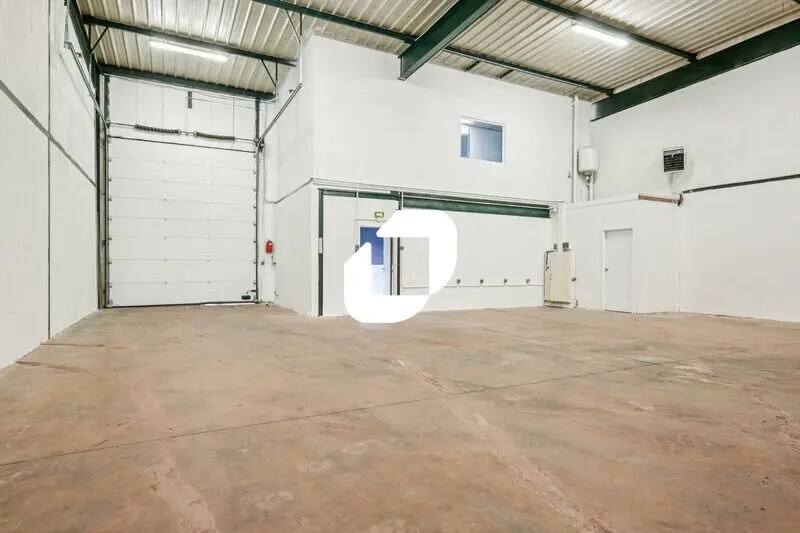 Bureau dans Villepinte à louer - Photo du bâtiment - Image 1 de 21