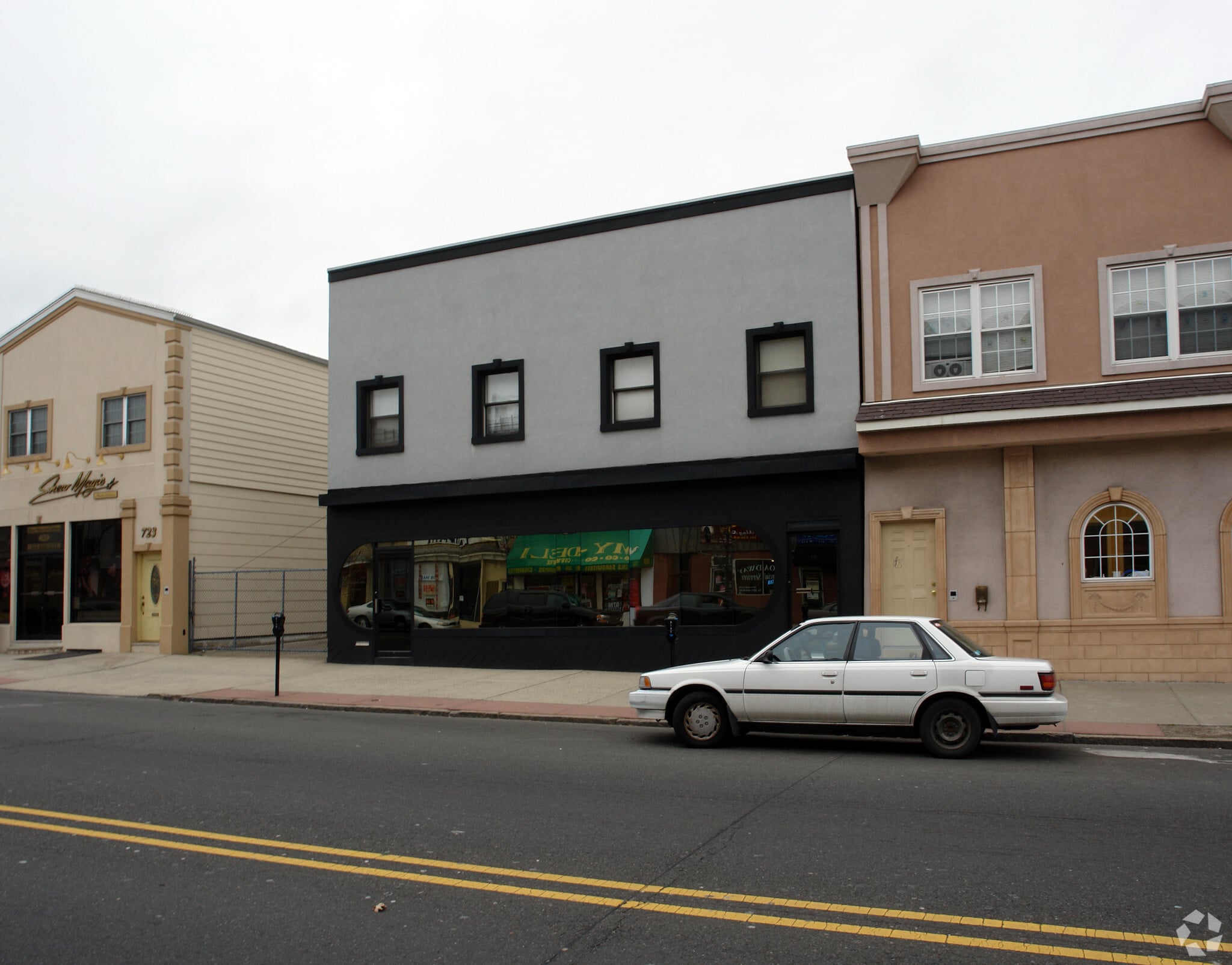 725-727 Broadway, Bayonne, NJ for sale Primary Photo- Image 1 of 3
