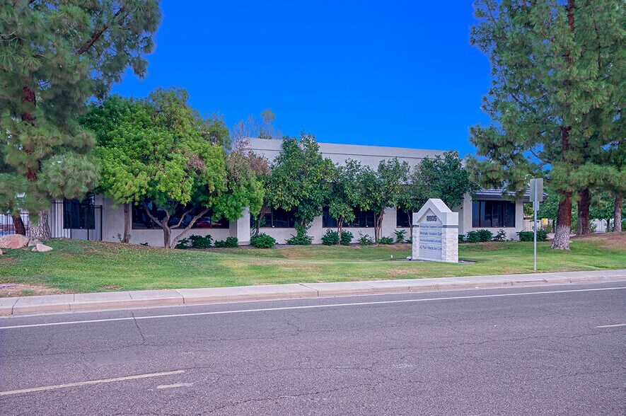 8805 N 23rd Ave, Phoenix, AZ for lease - Building Photo - Image 3 of 11