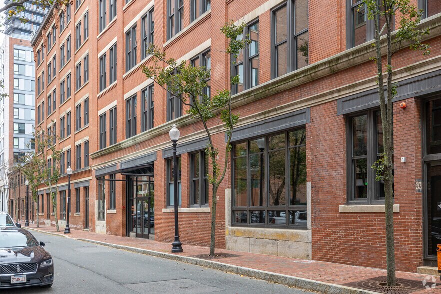 33-41 Farnsworth St, Boston, MA for lease - Building Photo - Image 2 of 12