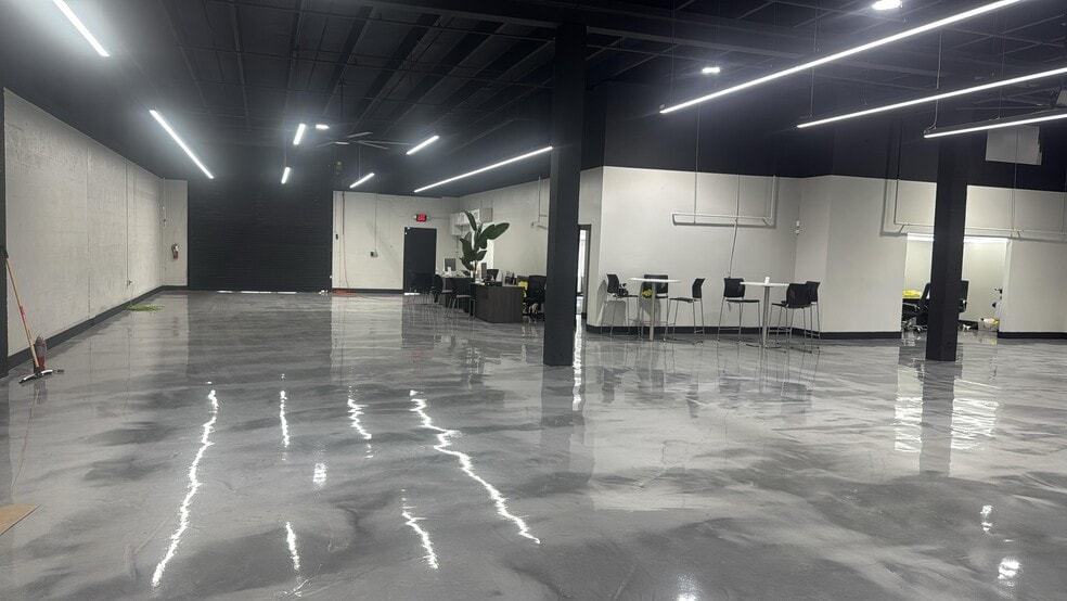 36 XX NW 76 Ave, Miami, FL for lease - Building Photo - Image 3 of 19