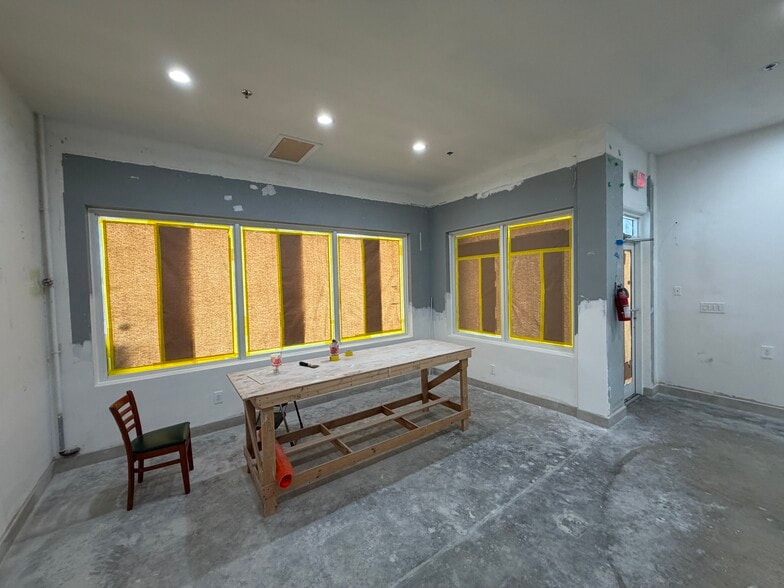1558 Alton Rd, Miami Beach, FL à louer - Photo intérieure - Image 2 de 31