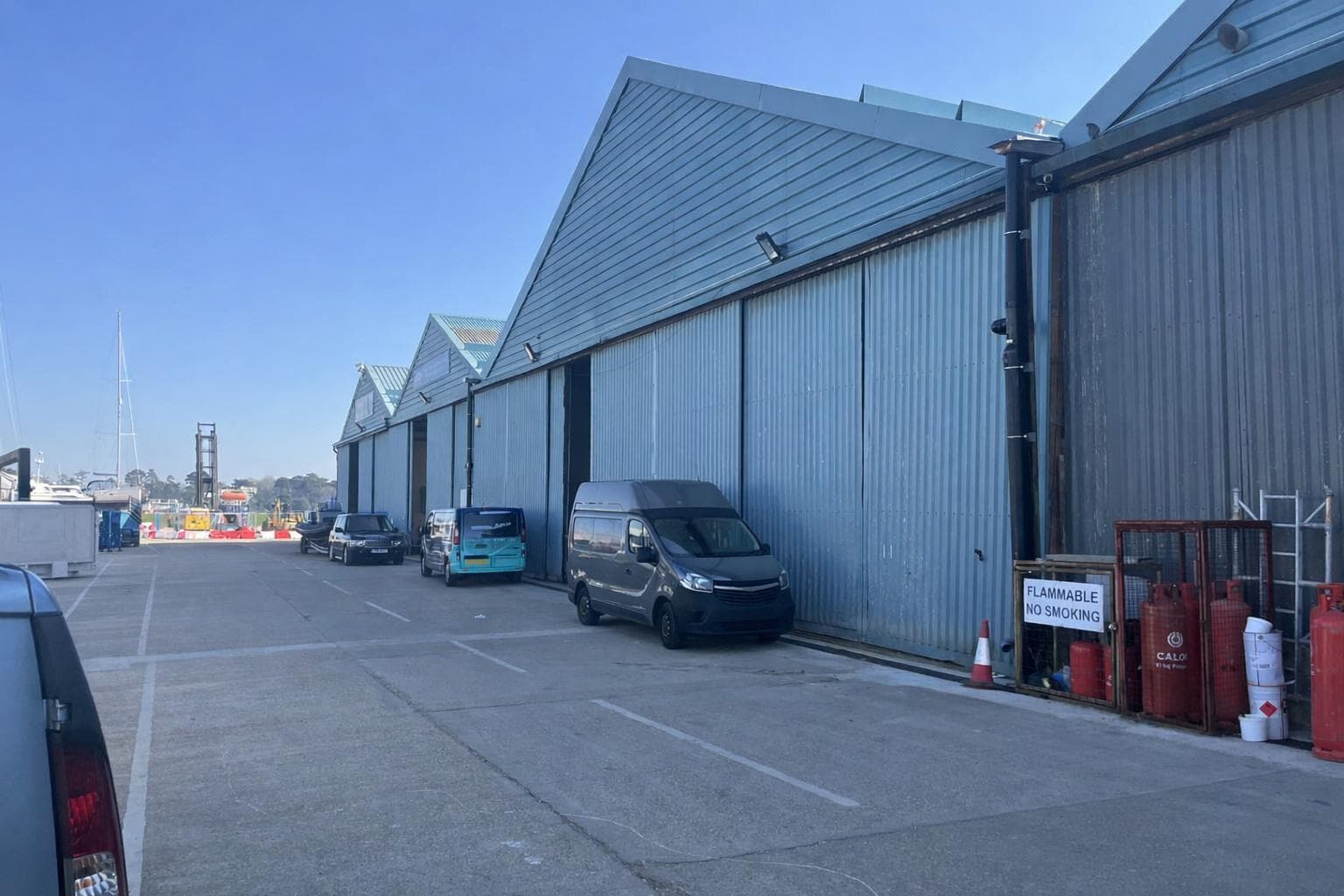 Spearfish Rd, Southampton à louer Photo du bâtiment- Image 1 de 6