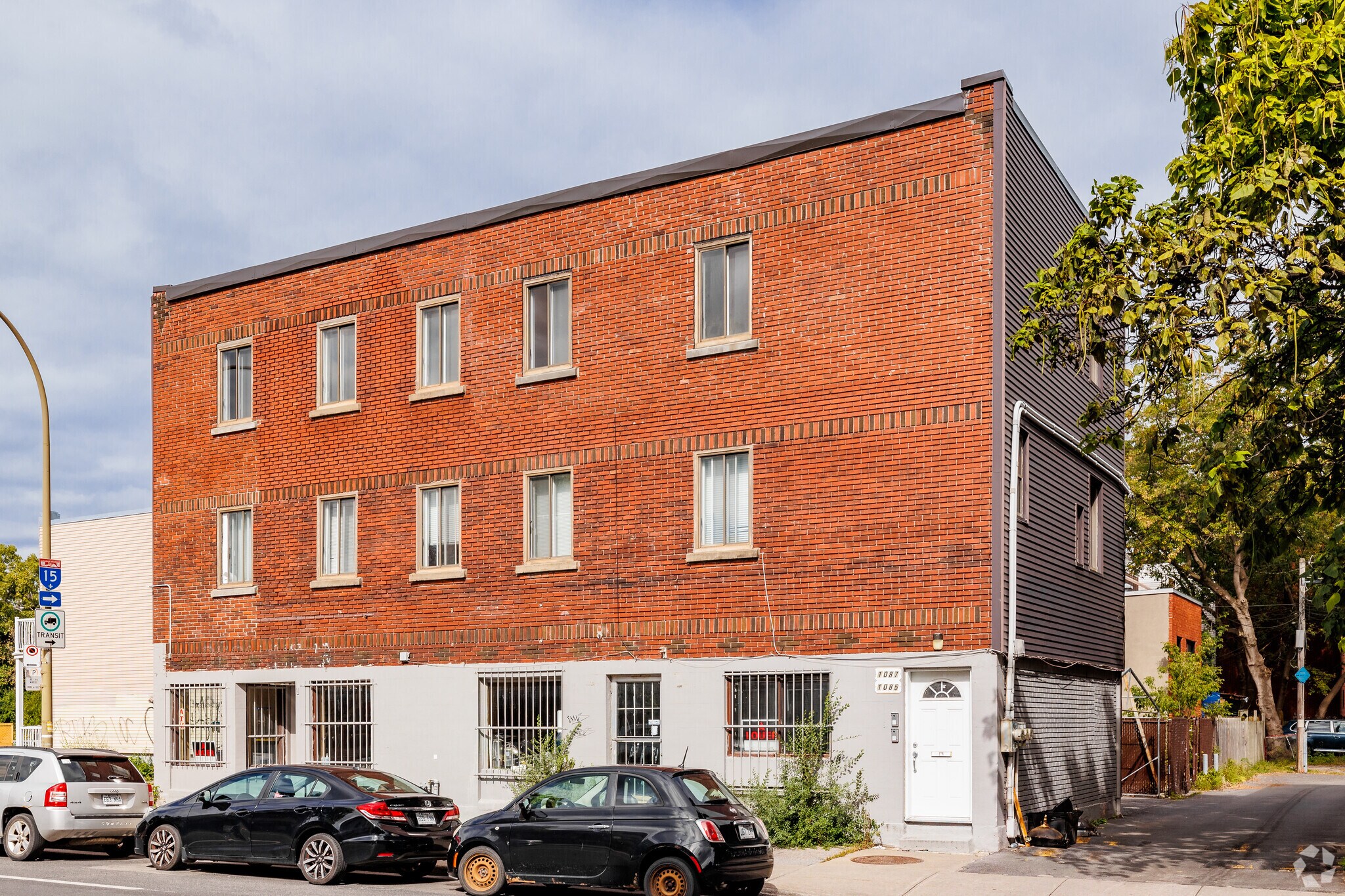 1091 Av Girouard, Montréal, QC for sale Primary Photo- Image 1 of 1