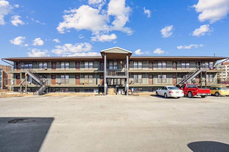 3719 W 9th St, Waterloo, IA à vendre - Photo du bâtiment - Image 1 de 7