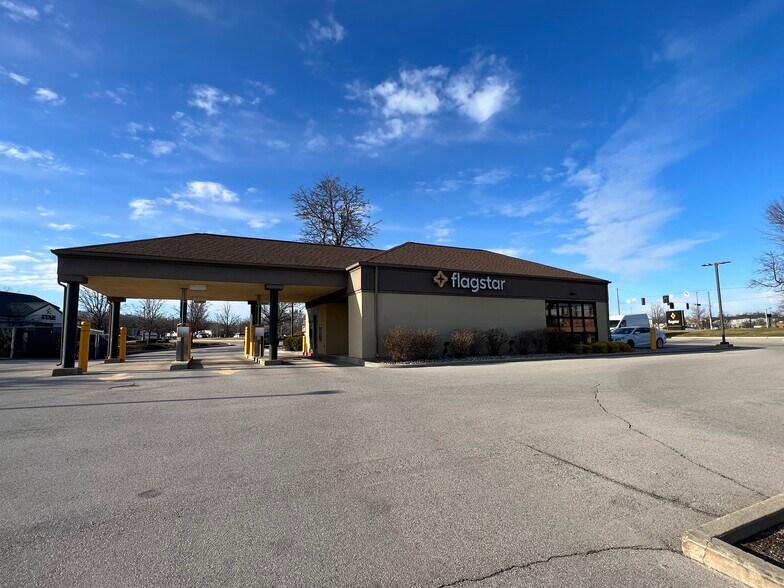 5770 Coventry Ln, Fort Wayne, IN for lease - Building Photo - Image 2 of 5