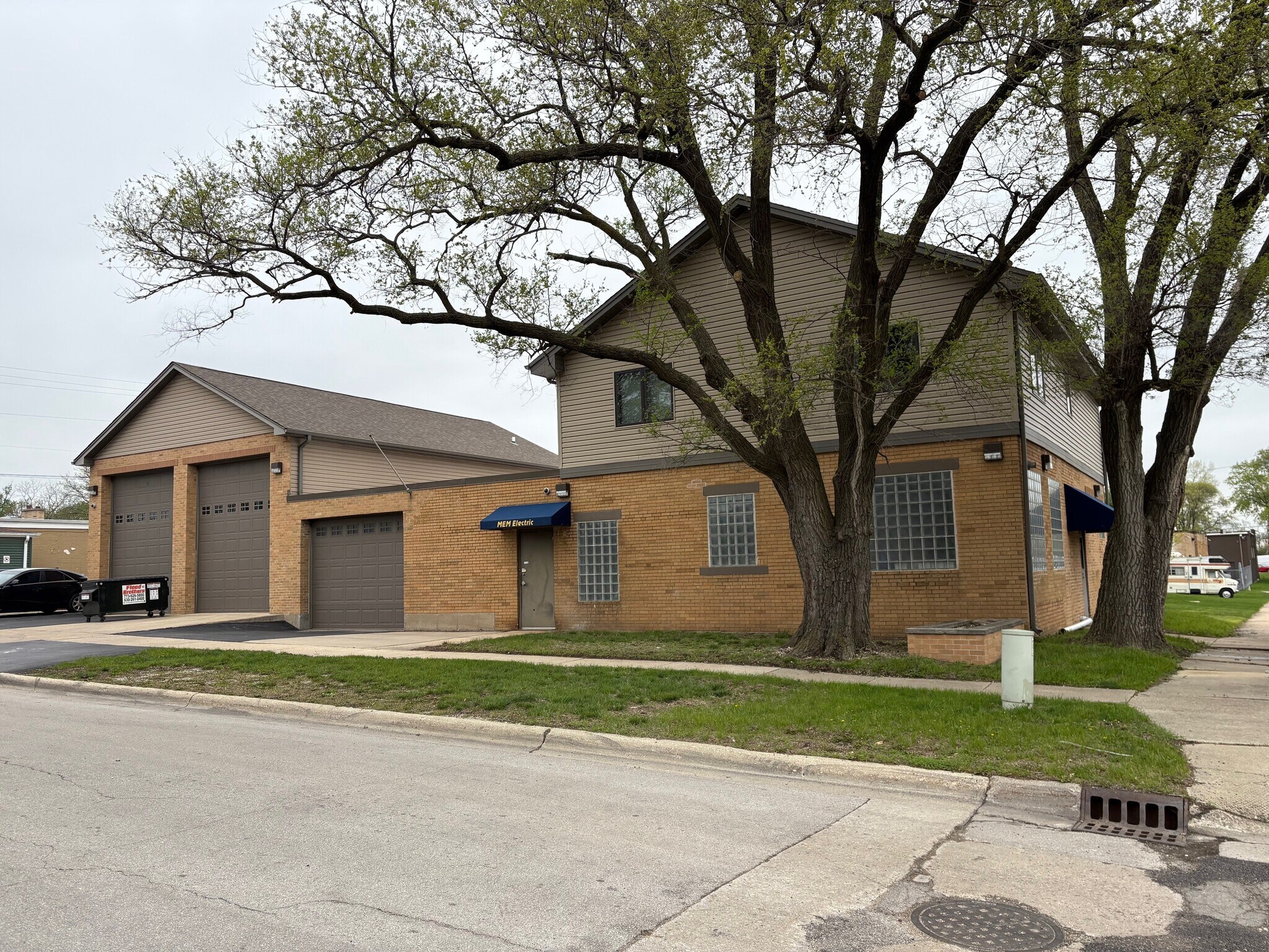 700 N Iowa Ave, Villa Park, IL à vendre Photo du bâtiment- Image 1 de 1