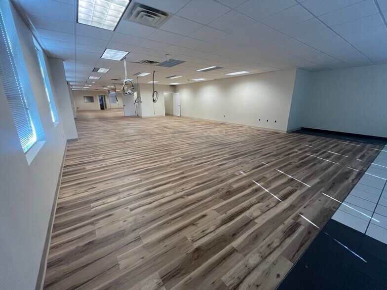 1202 E South 11th St, Abilene, TX à louer - Photo du bâtiment - Image 3 de 10