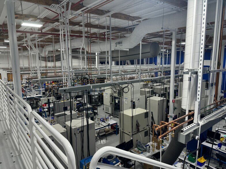 3481-3501 W Warren Ave, Fremont, CA à louer - Photo intérieure - Image 3 de 11