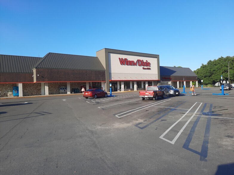 15912-15956 E Highway 40, Silver Springs, FL à louer - Photo du bâtiment - Image 1 de 12