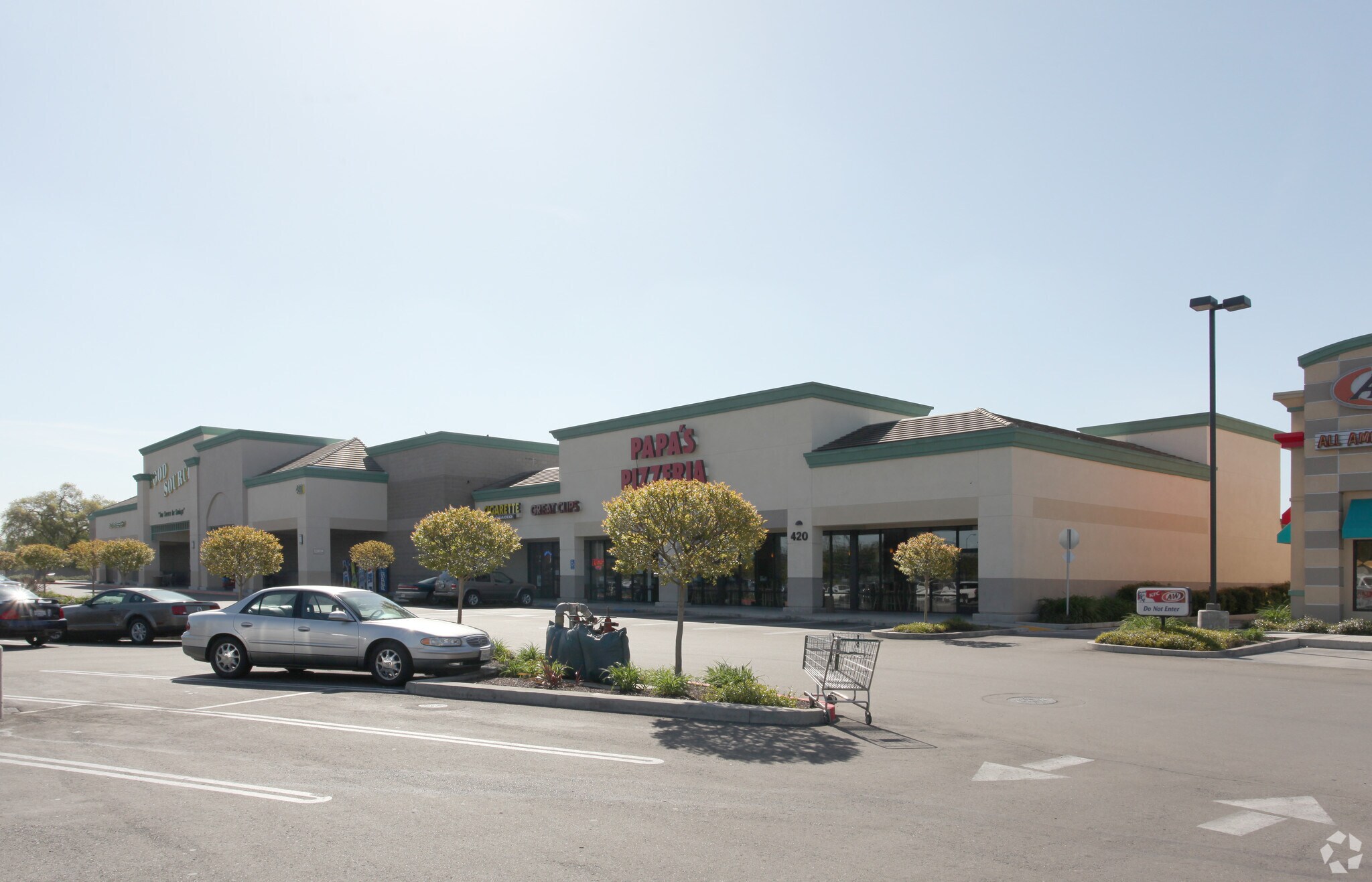 400-440 Elkhorn Blvd, Rio Linda, CA à louer Photo du bâtiment- Image 1 de 15