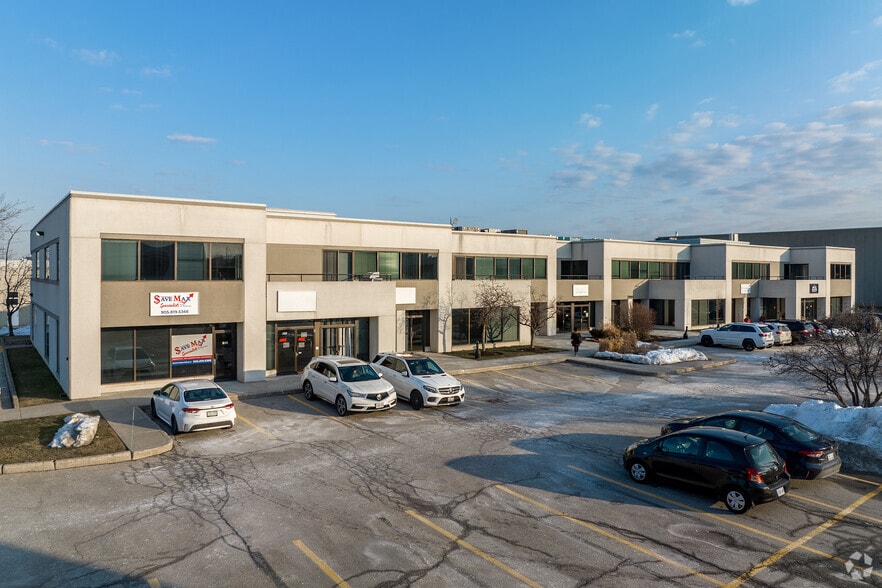 2595 Skymark Ave, Mississauga, ON à louer - Photo du bâtiment - Image 2 de 5