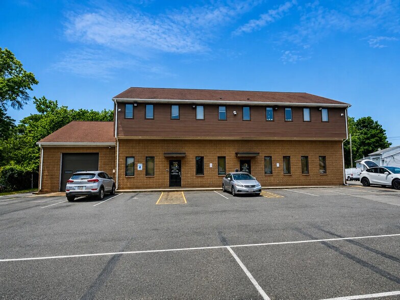 1821 County St, Somerset, MA à vendre - Photo du bâtiment - Image 2 de 6