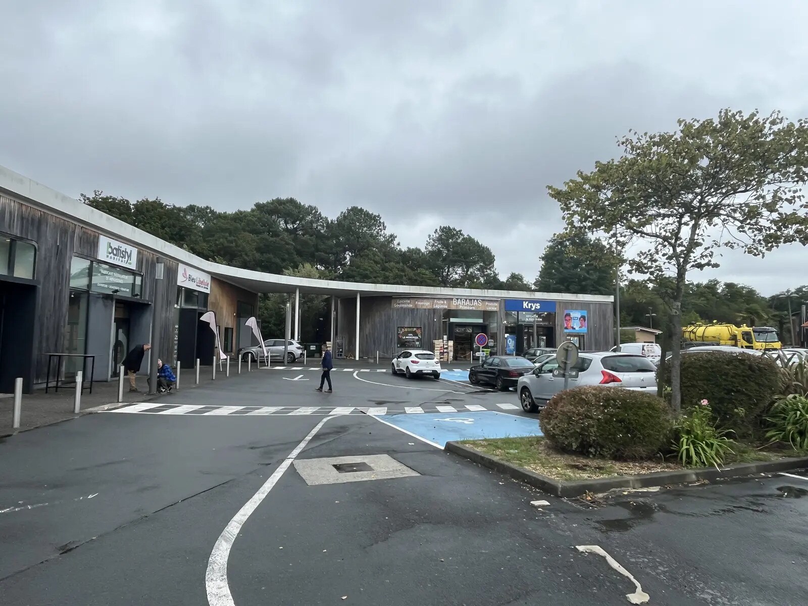 52 Boulevard Jacques Duclos, Tarnos for lease Primary Photo- Image 1 of 10