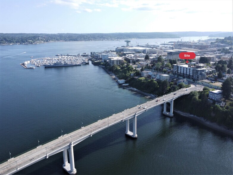 601 Highland Ave, Bremerton, WA à vendre - Photo du bâtiment - Image 2 de 3