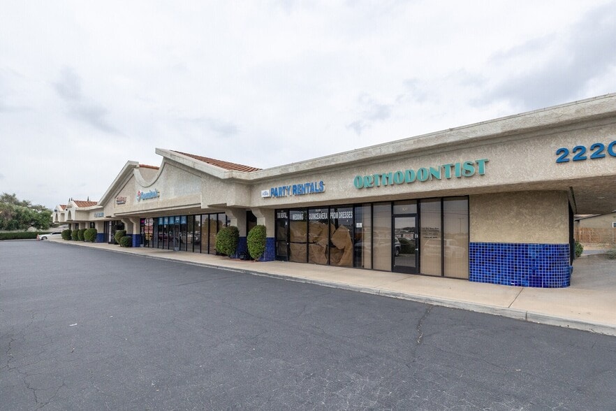 2220 N Moorpark Rd, Thousand Oaks, CA for lease - Building Photo - Image 2 of 4