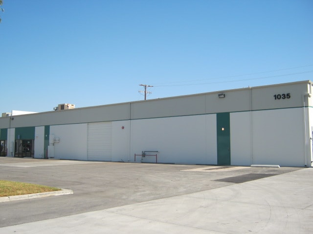 1031-1035 S Linwood Ave, Santa Ana, CA for lease - Building Photo - Image 3 of 5