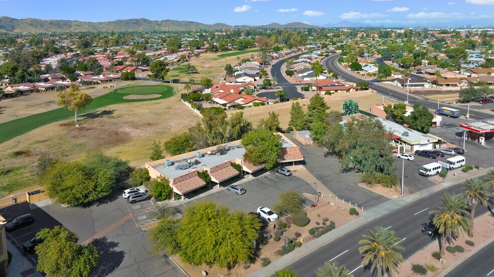 5030 E Warner Rd, Phoenix, AZ à louer - Photo du bâtiment - Image 2 de 6