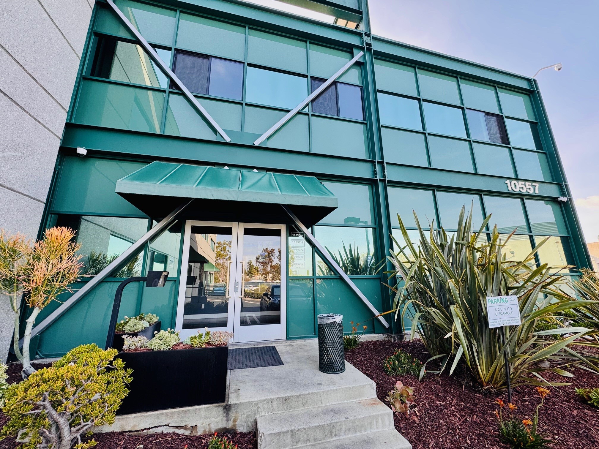 10549-10555 Jefferson Blvd, Culver City, CA for lease Interior Photo- Image 1 of 15