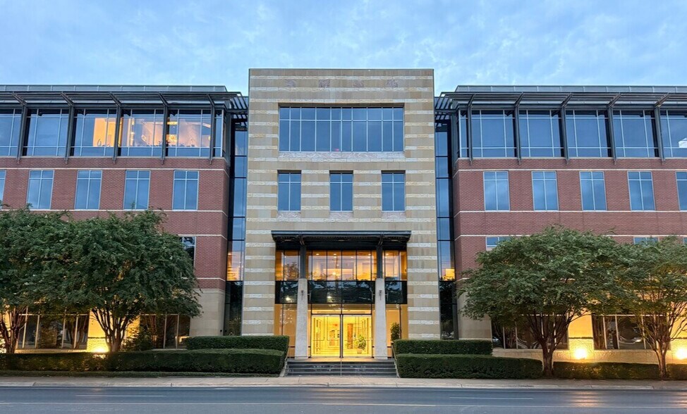 901 W 38th St, Austin, TX for lease - Building Photo - Image 3 of 6