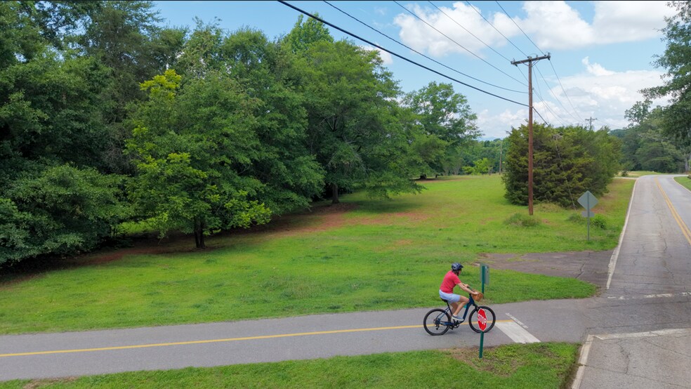 Old Buncombe Rd, Travelers Rest, SC à vendre - Photo du bâtiment - Image 2 de 3