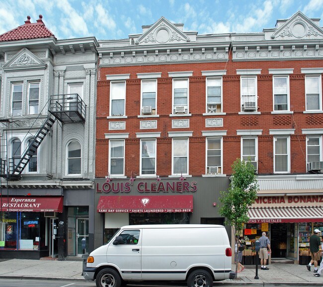 More details for 2505 Bergenline Ave, Union City, NJ - Flex for Lease
