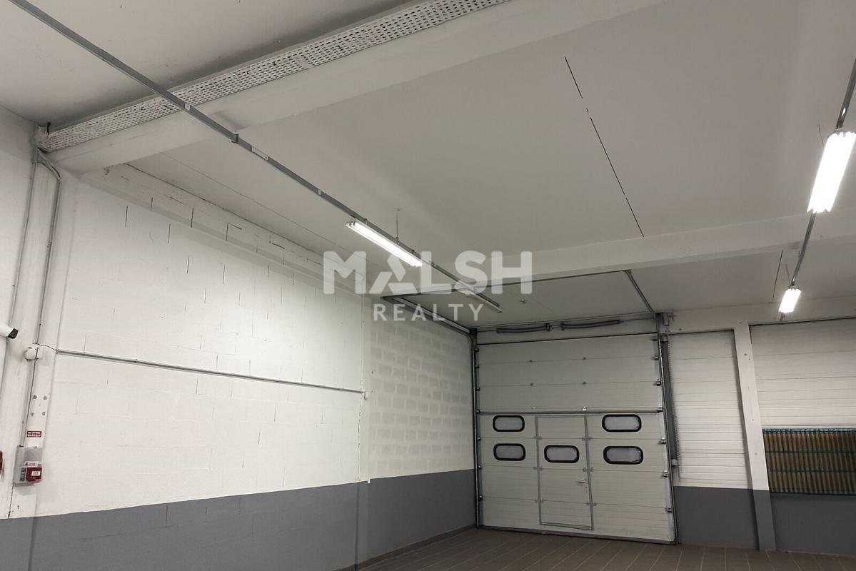 Flex in Villefontaine for lease Interior Photo- Image 1 of 7