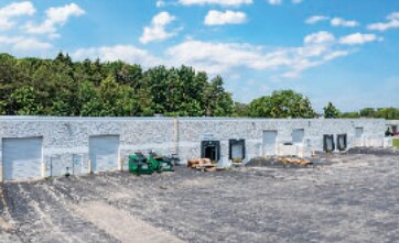 6300-6320 Eastwood Ct, Mequon, WI à louer - Photo du bâtiment - Image 2 de 7