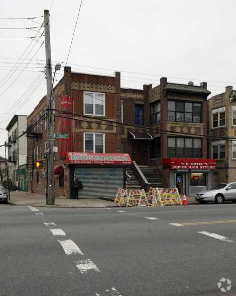 2454 E Tremont Ave, Bronx, NY for sale - Primary Photo - Image 1 of 1