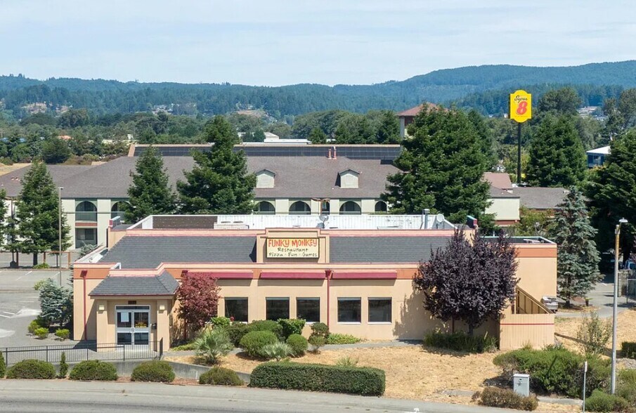 1875 Riverwalk Dr, Fortuna, CA à vendre - Photo du bâtiment - Image 3 de 32
