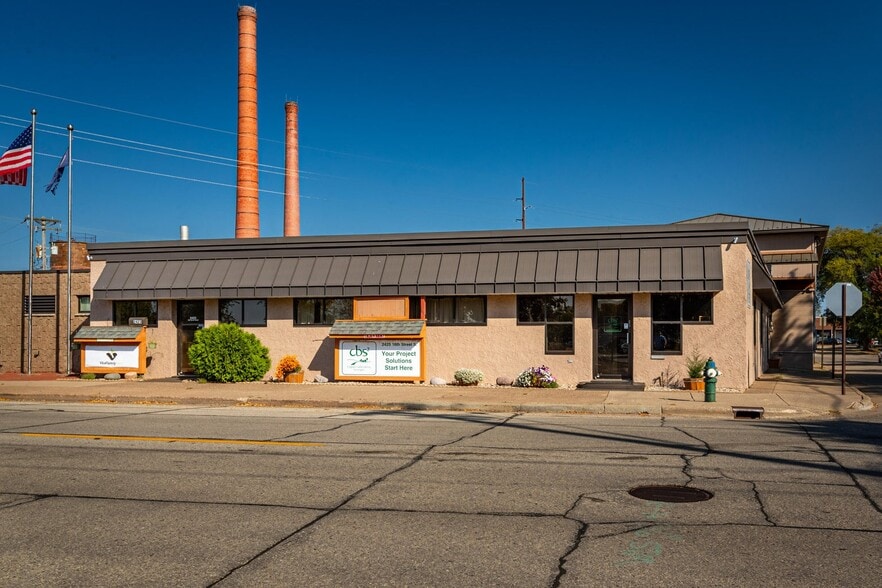 2423-2425 16th St S, Ln, La Crosse, WI for lease - Building Photo - Image 1 of 18