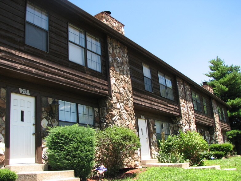 233 Northport Hills Dr, Florissant, MO à vendre - Photo principale - Image 1 de 3