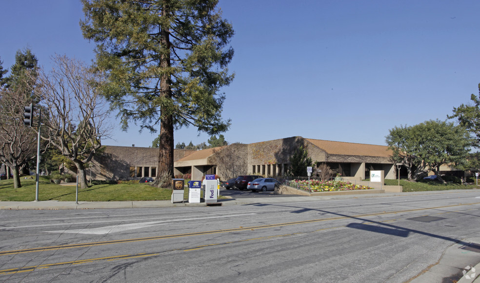 425 Lakeside Dr, Sunnyvale, CA for lease - Primary Photo - Image 1 of 3