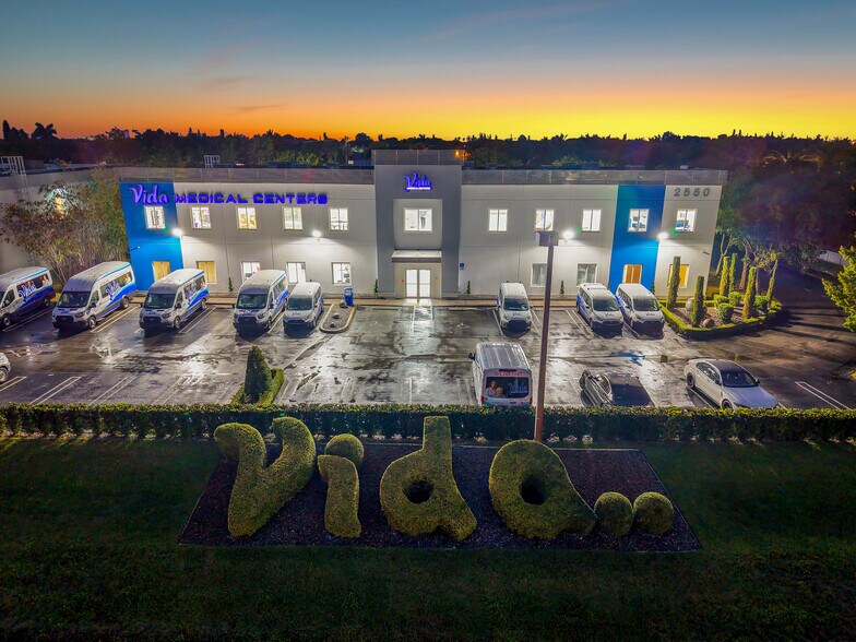 2550 NW 100th Ave, Doral, FL à vendre - Photo principale - Image 1 de 30