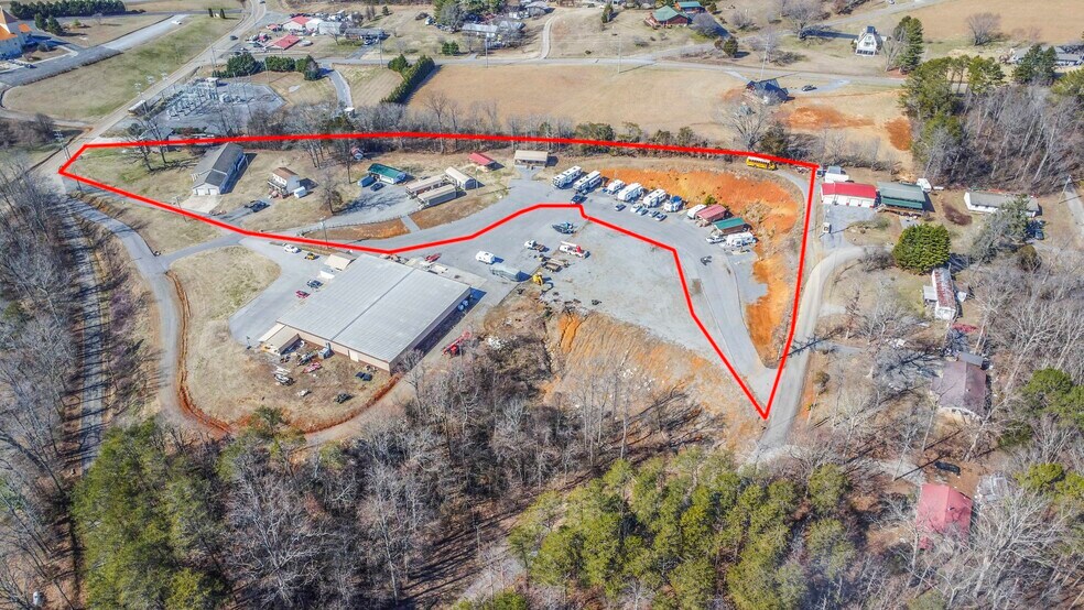 104 Circle Rd, Newport, TN à vendre - Photo du bâtiment - Image 3 de 112