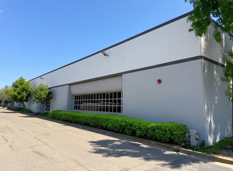 1700 Emerson Ave, Oxnard, CA for sale - Building Photo - Image 3 of 11