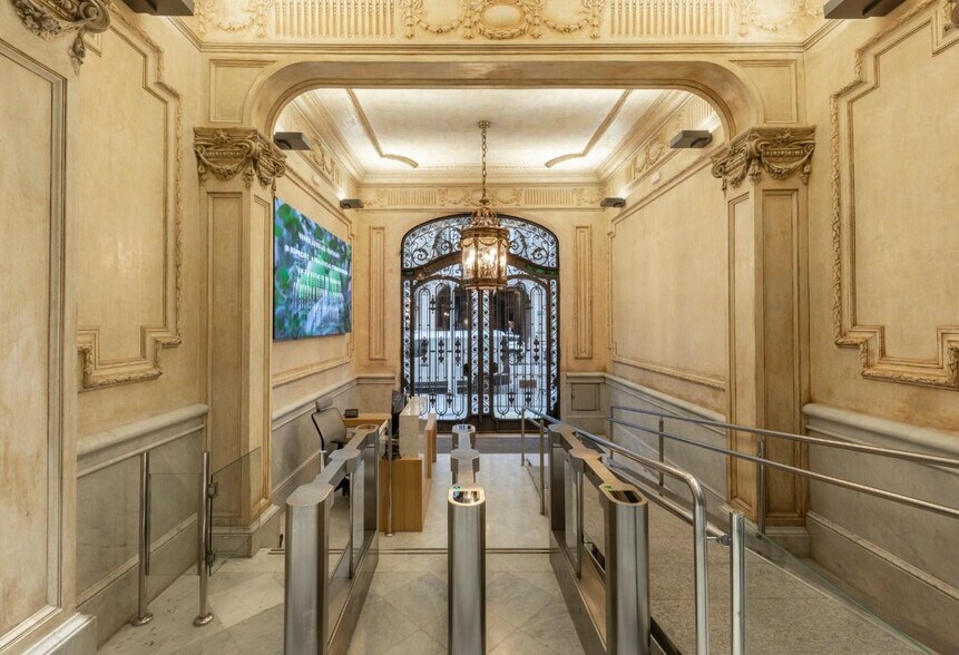 Carrer d'Ausiàs March, 36, Barcelona, Barcelona for lease - Lobby - Image 3 of 5
