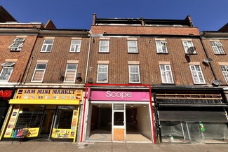 Plus de détails pour 151 High St, Ilford - Vente au détail à louer