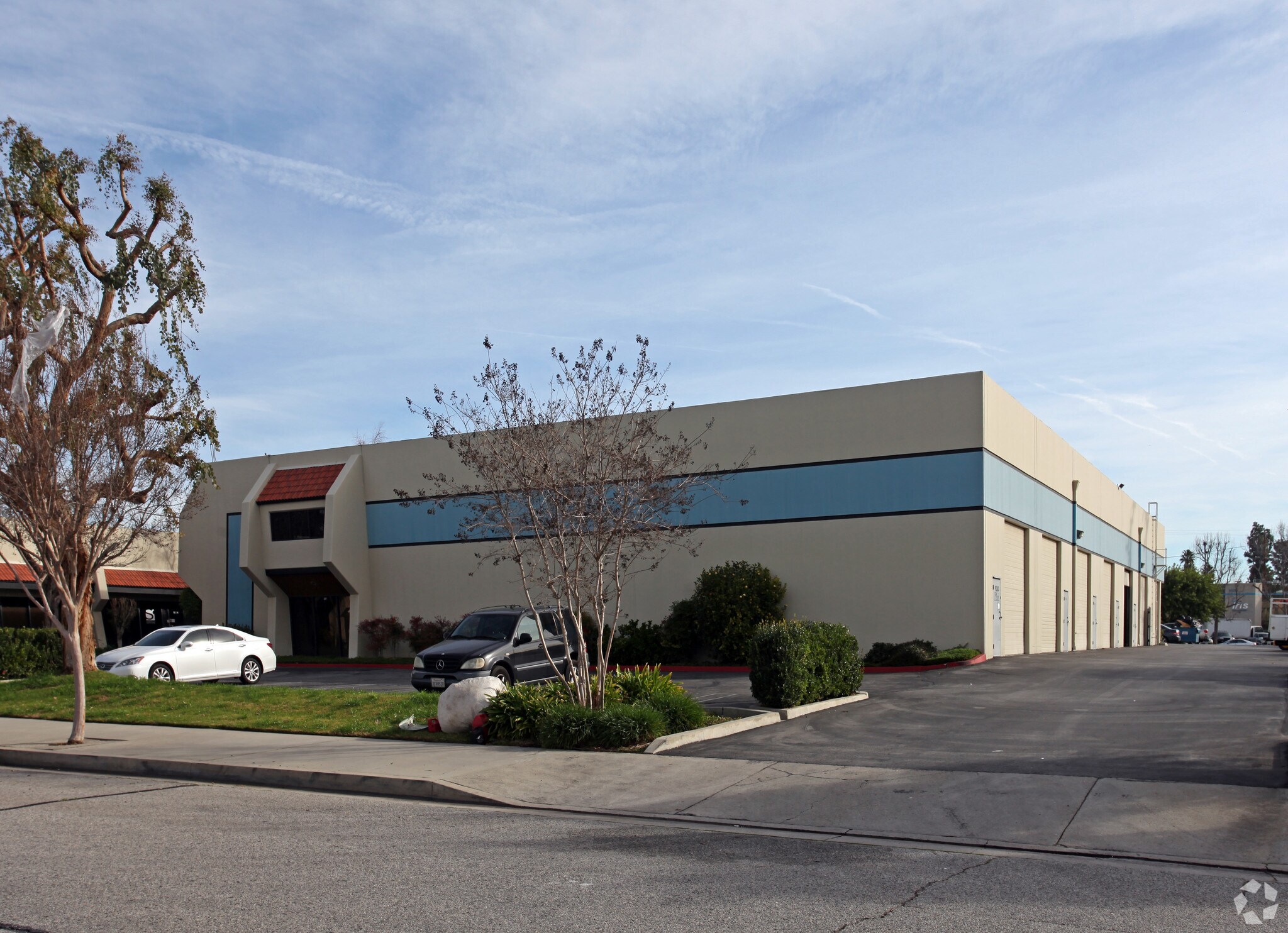 9230-9242 Deering Ave, Chatsworth, CA à vendre Photo principale- Image 1 de 5