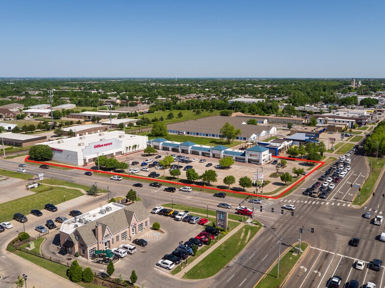 1427 S Broadway, Edmond, OK à louer - Photo du bâtiment - Image 1 de 2