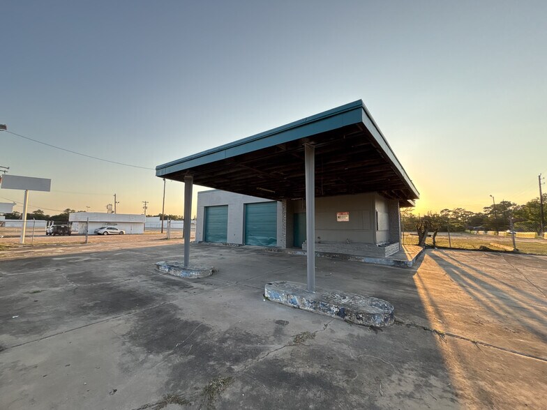 10039 Homestead Rd, Houston, TX à louer - Photo du bâtiment - Image 2 de 7