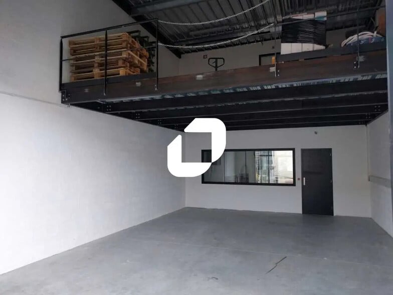 Office in Mérignac for lease - Interior Photo - Image 2 of 5